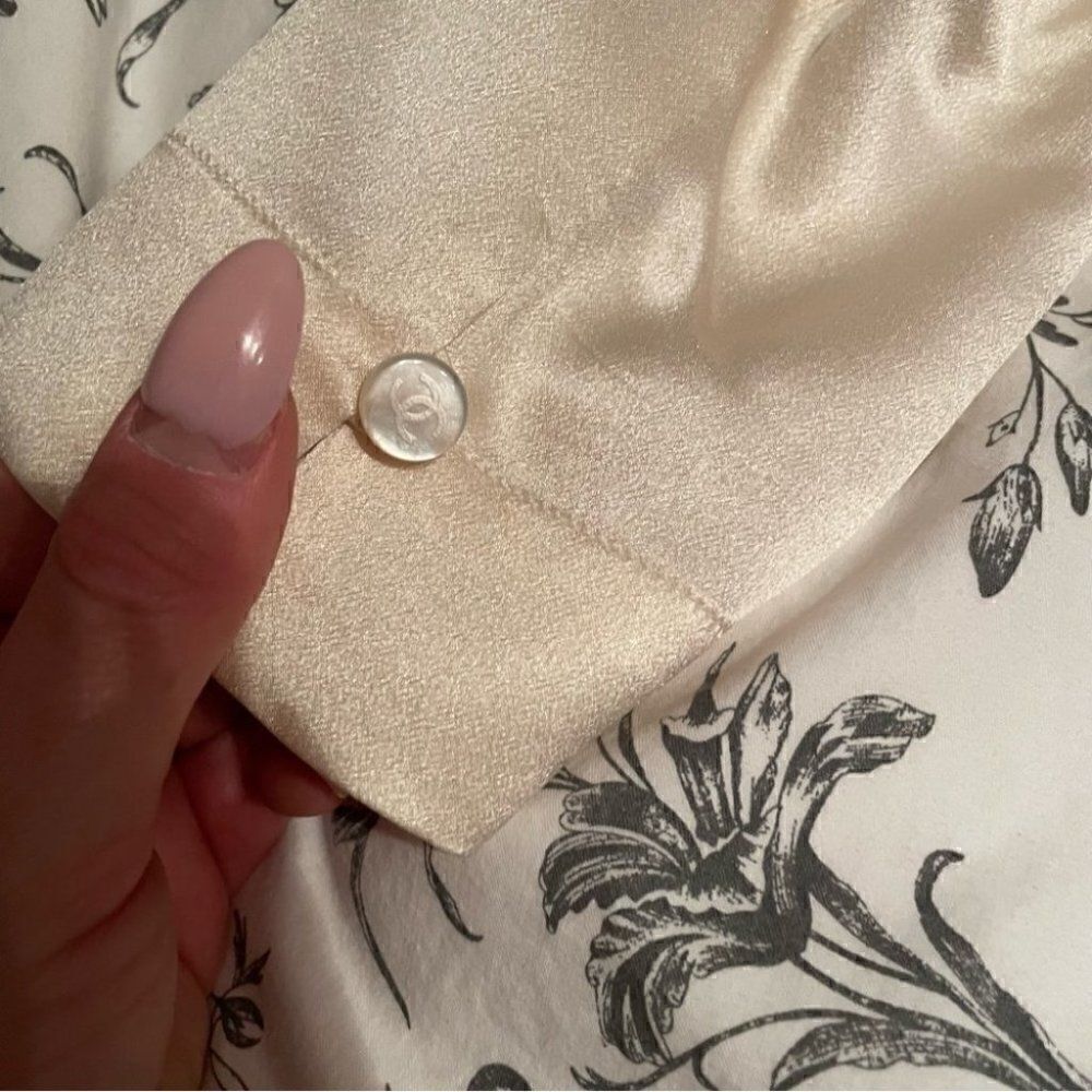CHANEL BLACK AND WHITE SATIN DRESS - Picture 6 of 12